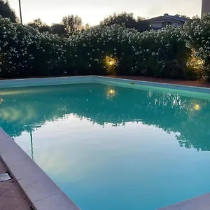 Appartamento Airport-port-commercial Center-veranda&garden-60mq-per 4 Persone E 2 Bimbi Piccoli-giallo-possibile Upgrade Gratis, Olbia